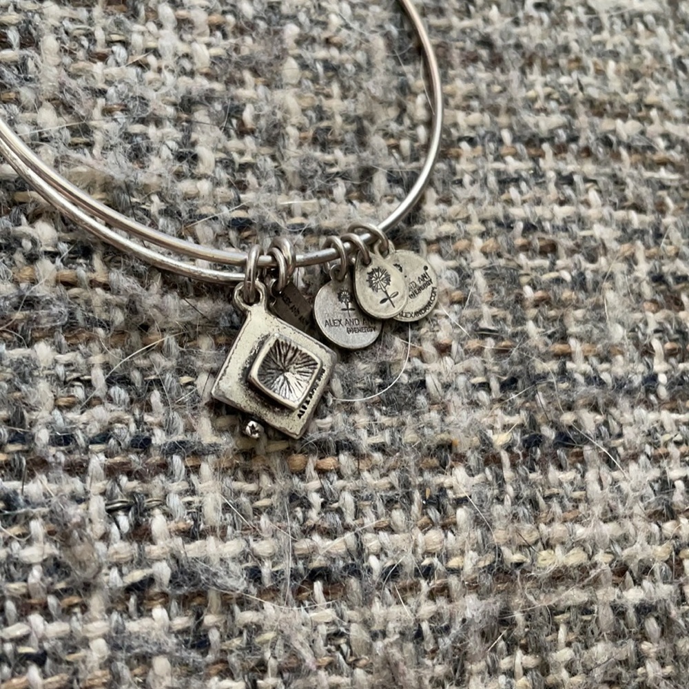 Graduation Cap Bangle Bracelet - Picture 4 of 6